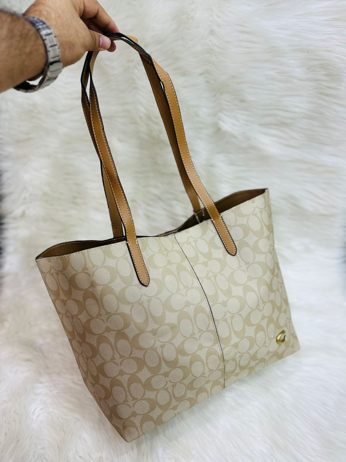 Signature Monogram Luxe Tote โ Triple Shade Collection